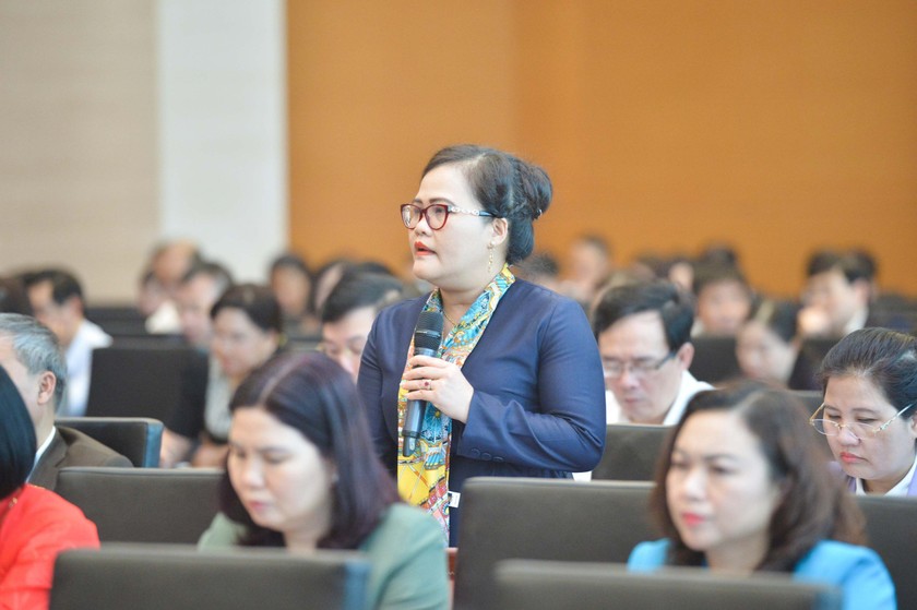 Đại biểu Nguyễn Thị Sửu phát biểu tại hội nghị.
