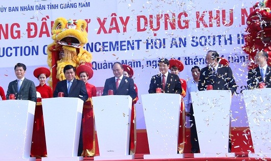 Thủ tướng Nguyễn Xuân Phúc bấm nút khởi công xây dựng Khu nghỉ dưỡng Nam Hội An.