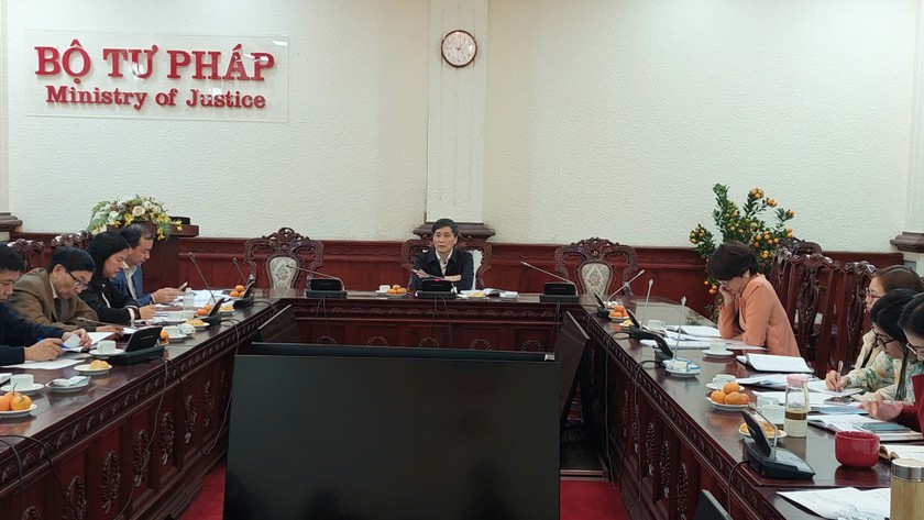 Thứ trưởng Nguyễn Khánh Ngọc chủ trì buổi làm việc với Vụ Các vấn đề chung về xây dựng pháp luật.