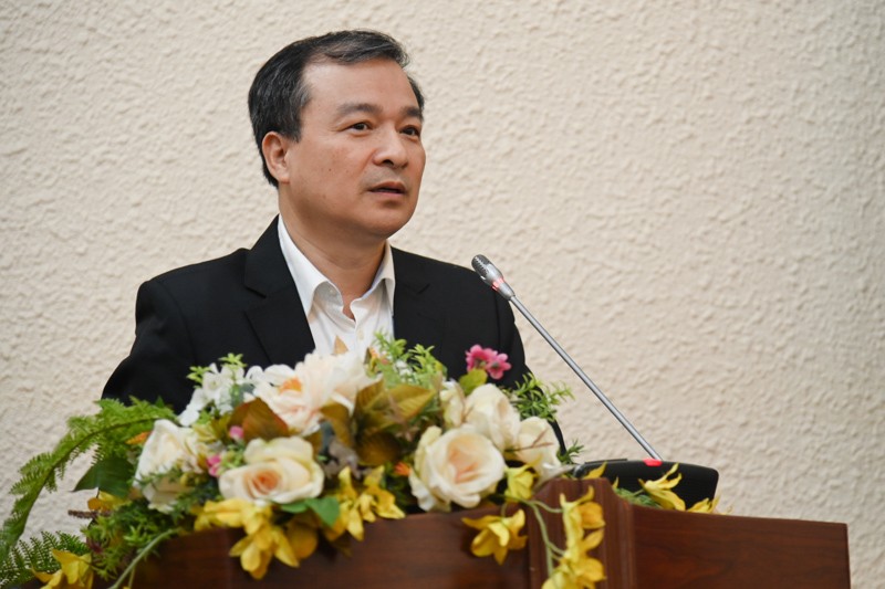 Ông Nguyễn Hồng Tuyến, Vụ trưởng Vụ Pháp luật, Văn phòng Chính phủ (nguyên Vụ trưởng Vụ Các vấn đề chung về xây dựng pháp luật, Bộ Tư pháp.)