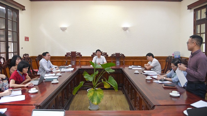 Thứ trưởng Nguyễn Thanh Tịnh chủ trì buổi làm việc.