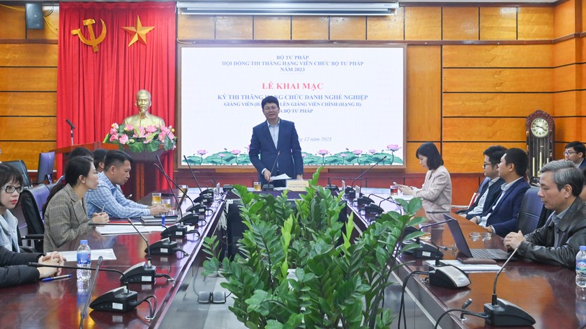 Thứ trưởng Nguyễn Thanh Tịnh phát biểu khai mạc và chỉ đạo kỳ thi.