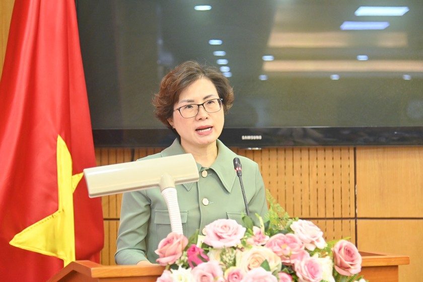 Bà Nguyễn Thị Hạnh, Vụ trưởng Vụ Pháp luật hình sự - hành chính phát biểu khai mạc.