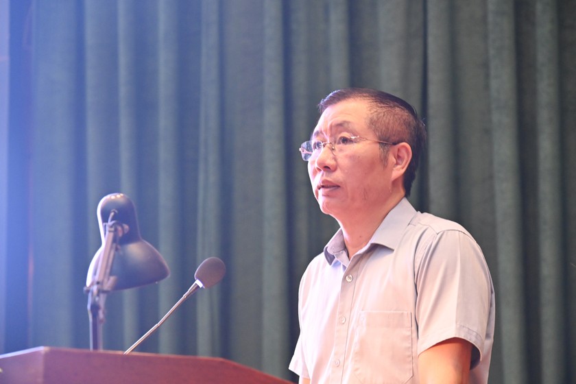 Ông Trần Huy, Phó Vụ trưởng Vụ 11, VKSNDTC phát biểu tại Hội nghị.