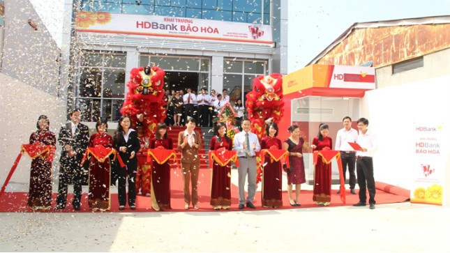 HDBank khai trương trụ sở, chuyển địa điểm 3 phòng giao dịch
