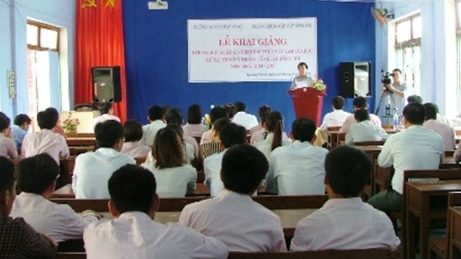 Lễ khai giảng có sự tham dự của đông đảo học viên của Lớp Đại học Luật K1 – văn bằng 2 đầu tiên tại tỉnh Quảng Bình.