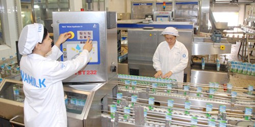 Dây chuyền sản xuất sữa hộp của Công ty CP Sữa Việt Nam