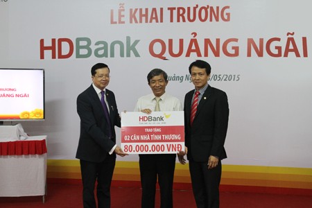 HDBank tặng 2 căn nhà tình thương tại Quảng Ngãi