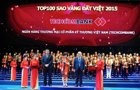 Techcombank tiếp tục nhận giải thưởng Sao vàng Đất Việt 2015