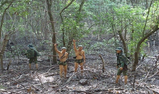  Những hình ảnh tái hiện về Đoàn 10 đặc công trong Rừng Sác trước giờ ra trận.