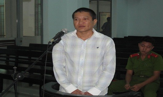 Nguyễn Văn Dũng bị bác kháng cáo, giữ nguyên án sơ thẩm một năm tù.