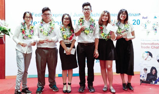 Học sinh Việt Nam tranh tài tại cuộc thi thách thức thương mại quốc tế