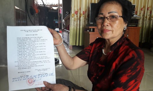 Bà Dương Thị Nhâm - mẹ của bị hại Nguyễn Thái Thanh đồng thời là người được ủy quyền là đại diện quyền lợi hợp pháp của anh Thanh trong vụ án .