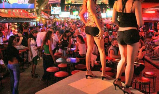 Công nghiệp tình dục ở Thái Lan đang đối mặt sức ép ngày càng lớn.