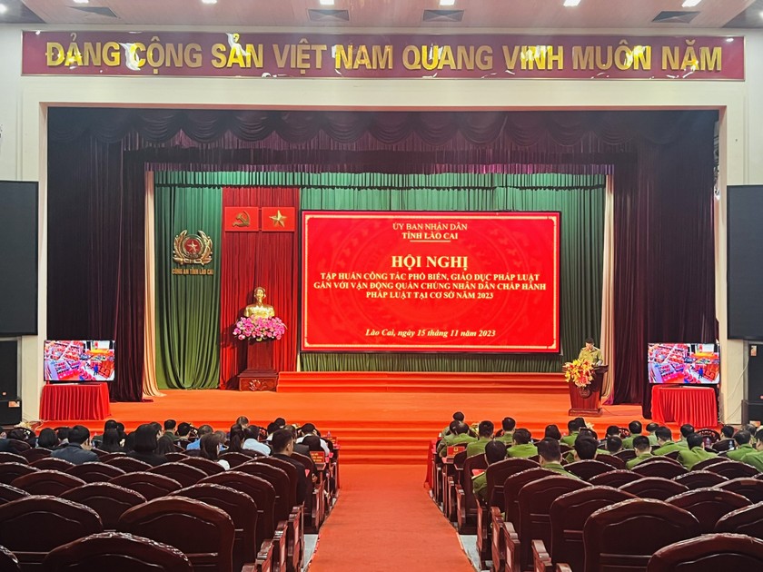 Lào Cai: Tập huấn kỹ năng tuyên truyền phổ biến giáo dục pháp luật cho gần 200 đại biểu