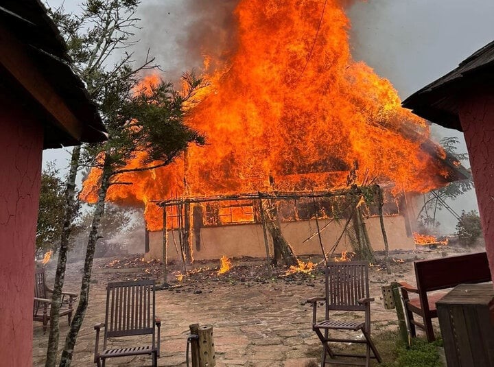 Hỏa hoạn thiêu rụi một căn bungalow tại cơ sở lưu trú ở Sa Pa