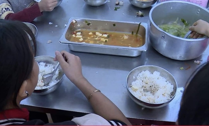 Kết quả xác minh vụ 'bữa ăn bán trú bất thường' ở trường PTDTBT tiểu học Hoàng Thu Phố 1
