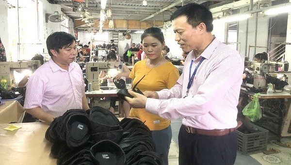 Xưởng may mũ giầy tại huyện An Lão có nhu cầu vay vốn trả lương cho công nhân.