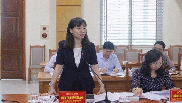 Bí thư huyện ủy An Dương Trần Thị Quỳnh Trang báo cáo tại Hội nghị.