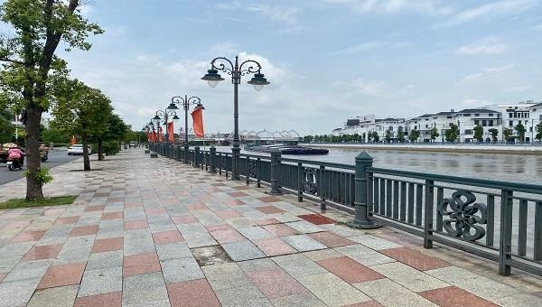 Vỉa hè Tam Bạc, một trong những tuyến phố đi bộ đẹp nhất nhì TP Cảng.