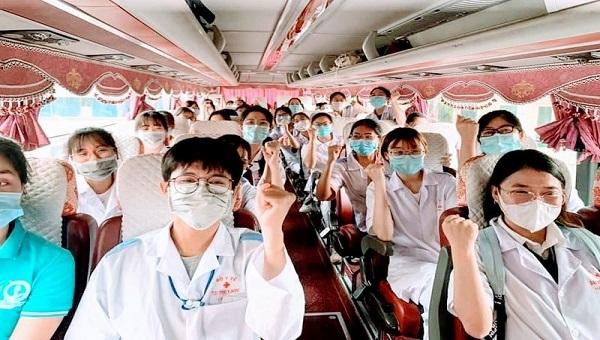 Sinh viên trường ĐH Y Hải Phòng hỗ trợ Bắc Giang chống dịch.