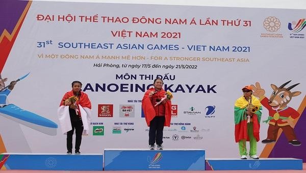 VĐV Nguyễn Thị Hương của Việt Nam thi đấu xuất sắc đoạt huy chương vàng