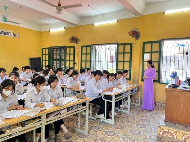 Học sinh trường THPT Quang Trung, huyện Thuỷ Nguyên, Hải Phòng ôn luyện môn Ngữ Văn 