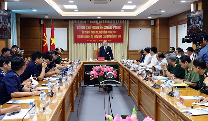 Thủ tướng Nguyễn Xuân Phúc làm việc tại BTL Cảnh sát Biển Việt Nam