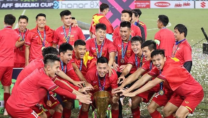 Tuyển Việt Nam mừng chức vô địch AFF Cup 2018. Ảnh: Đức Đồng.