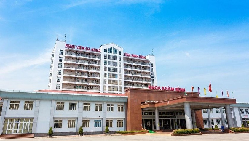 Phong tỏa 2 khoa tại bệnh viện Đa khoa tỉnh Ninh Bình sau khi ghi nhận nhiều ca dương tính.