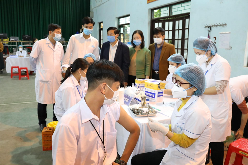 Gần 1.500 học sinh trên địa bàn tinh Ninh Bình sẽ được tiêm vaccine COVID-19.