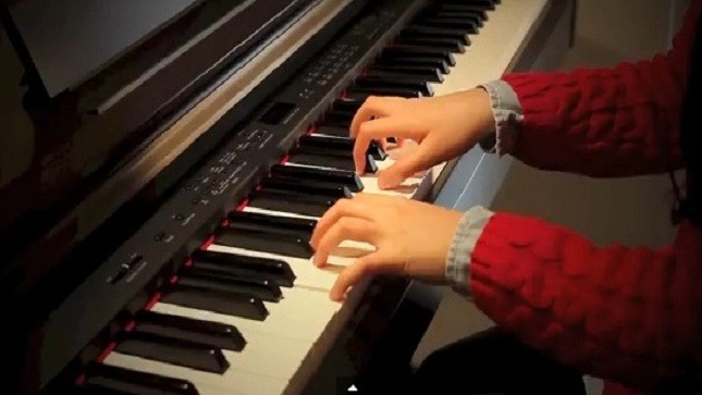 Bản cover bằng piano “Anh không đòi quà” gây “bão” cư dân mạng