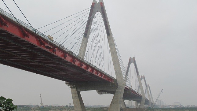Hợp long cầu Nhật Tân