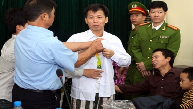 Ông Nguyễn Thanh Chấn ngày đoàn tụ với gia đình sau 10 năm tù oan