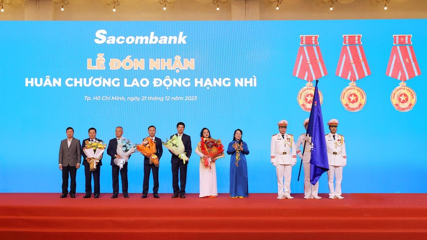 Sacombank đón nhận Huân chương Lao động Hạng Nhì của Chủ tịch nước Cộng hòa xã hội chủ nghĩa Việt Nam trao tặng