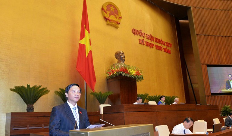 Chủ nhiệm Ủy ban Pháp luật của Quốc hội Nguyễn Khắc Định trình bày báo cáo giải trình, tiếp thu, chỉnh lý dự án Luật đặc khu
