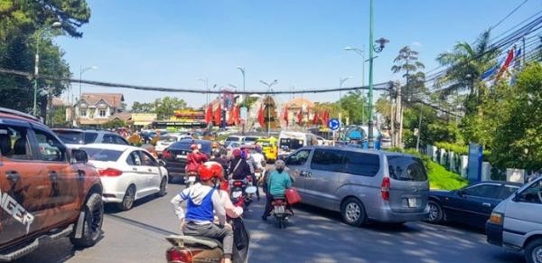 Ùn tắc giao thông đang là vấn đề nghiêm trọng của TP Đà Lạt- trung tâm tỉnh Lâm Đồng.