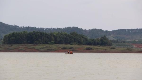 Hồ thủy điện Đại Ninh, nơi xảy ra vụ tai nạn chìm tàu hút cát.