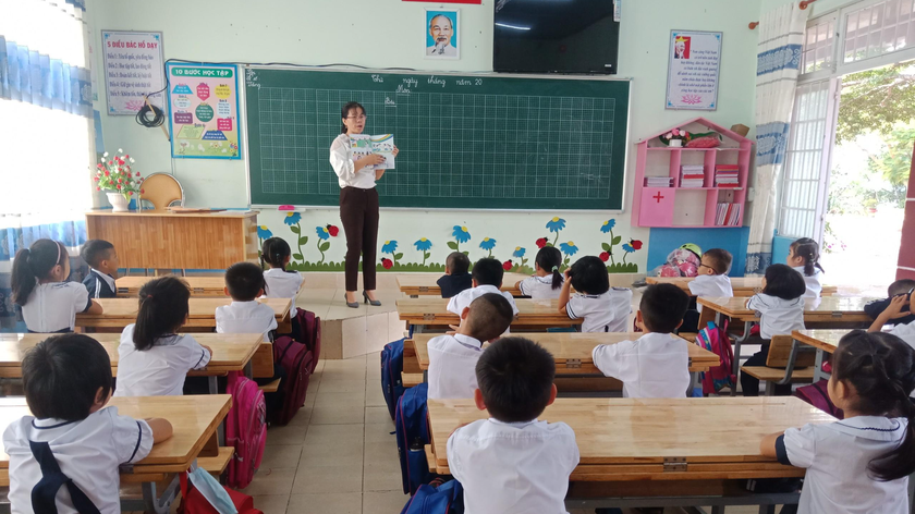 Lâm Đồng ưu tiên tiêm vaccine cho giáo viên để chuẩn bị năm học mới an toàn.