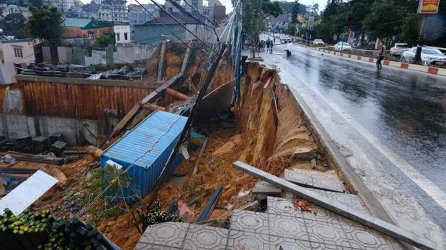Hiện trường vụ sạt lở do vỡ đường ống nước tại Đà Lạt hồi tháng 7/2021.