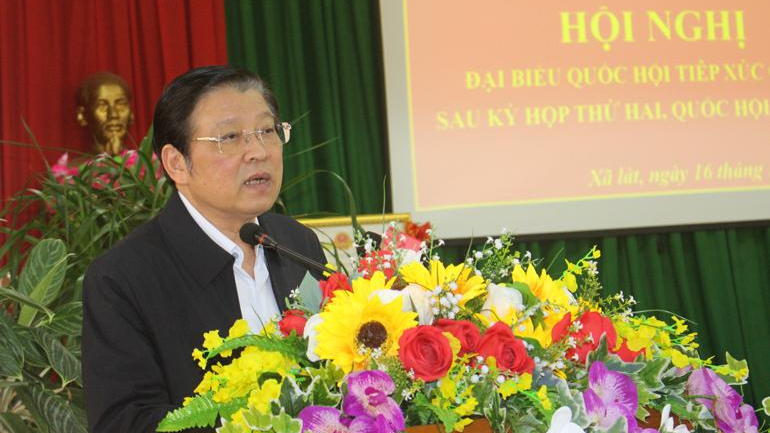 Trưởng Ban Nội chính Trung ương Phan Đình Trạc trao đổi với cử tri huyện Lạc Dương, Lâm Đồng.