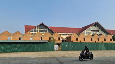  Dãy công trình xây dựng trái phép tại chợ trung tâm TP Bảo Lộc.