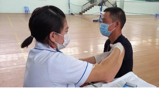 Lâm Đồng đẩy mạnh tiêm vắc xin phòng COVID-19