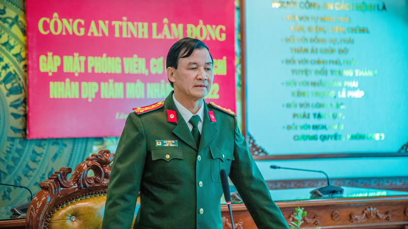 Đại tá Trần Minh Tiến – Giám đốc Công an tỉnh Lâm Đồng phát biểu tại buổi gặp mặt.