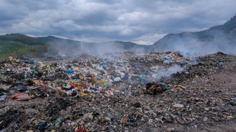 Tình trạng cháy tại bãi rác tập trung huyện Lâm Hà đã diễn ra trong thời gian dài.