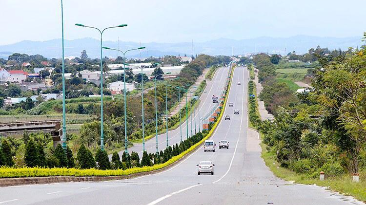 Cao tốc Tân Phú - Bảo Lộc được kỳ vọng sẽ thúc đẩy kinh tế - xã hội Lâm Đồng phát triển hơn.