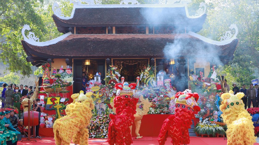 Lễ Giỗ tổ tại Lâm Đồng diễn ra tại Đền thờ Âu Lạc trên núi Phượng Hoàng, Đà Lạt.