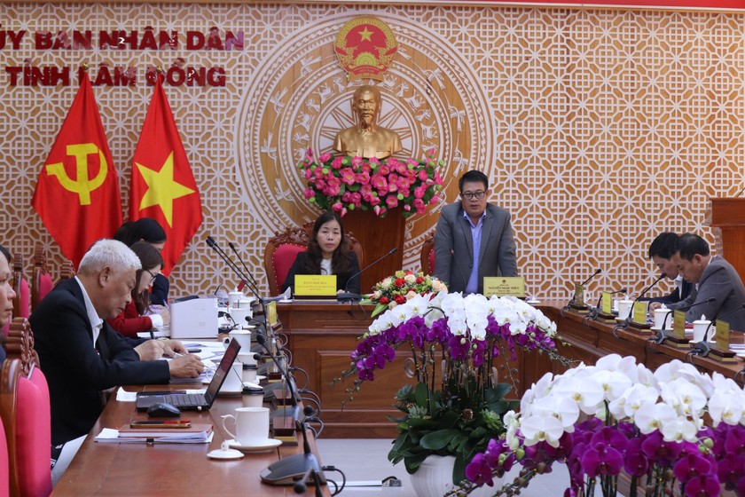 Quang cảnh buổi làm việc giữa Đoàn kiểm tra của Bộ Tư pháp với UBND tỉnh Lâm Đồng.