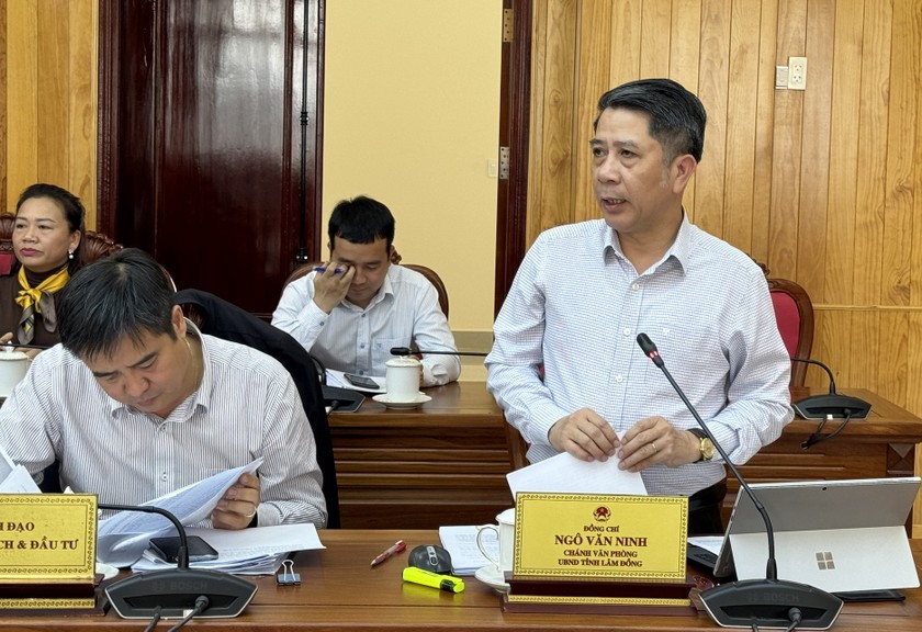 Ông Ngô Văn Ninh- Người phát ngôn UBND tỉnh Lâm Đồng thông tin về tình hình KT - XH địa phương. 