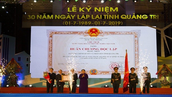 Phó Chủ tịch Thường trực Quốc hội trao tặng Huân chương Độc lập hạng Nhất cho  Quảng Trị